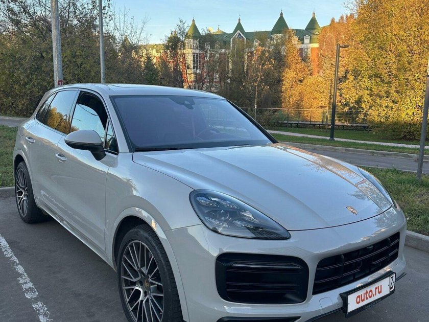Серый порше кайен