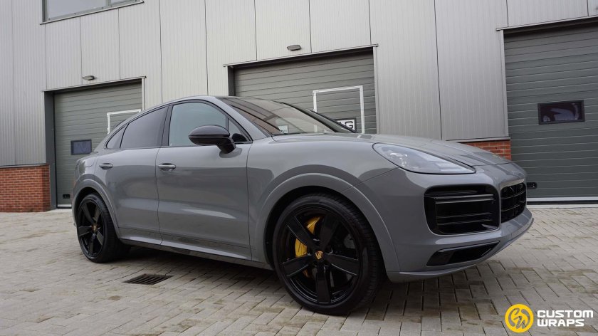 Porsche Cayenne 2022 серый