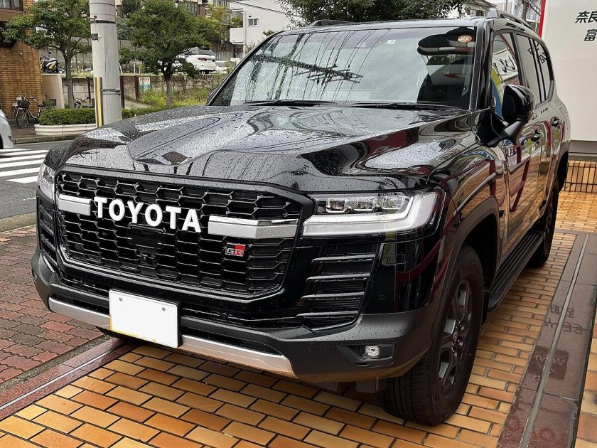 Тойота lc300 gr Sport