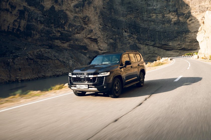 Toyota Land Cruiser 300