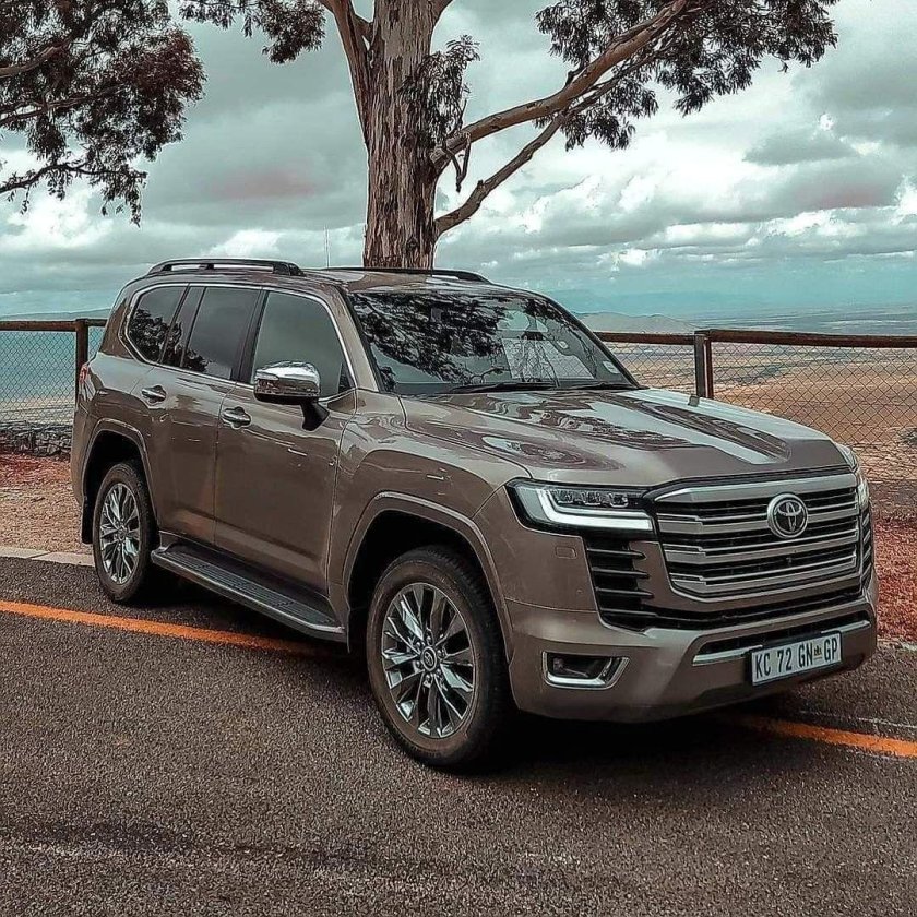 Toyota Land Cruiser 300