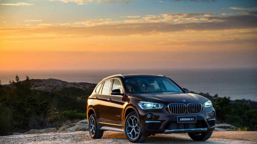 БМВ x1 2021