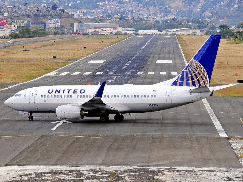 United airlines 737-700