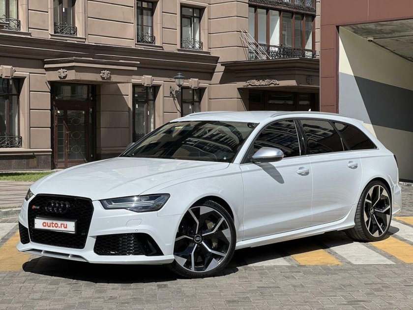 Audi RS 5 2018 года радмир