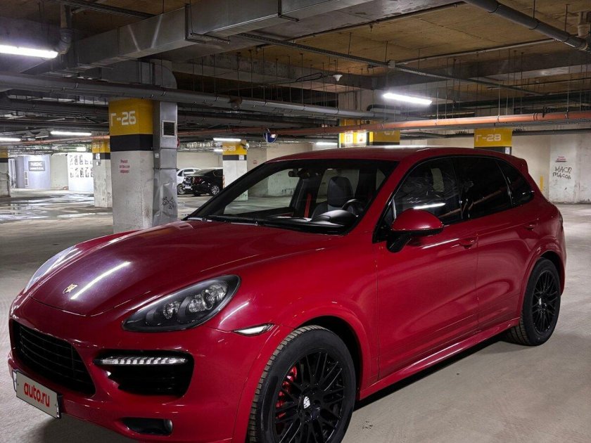 Porsche cayenne turbo 2015