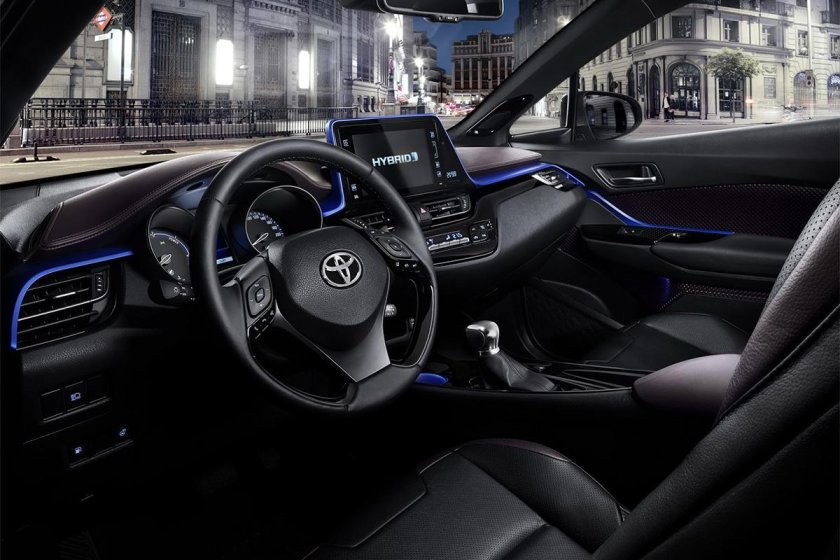 Тойота c-HR 2018 салон