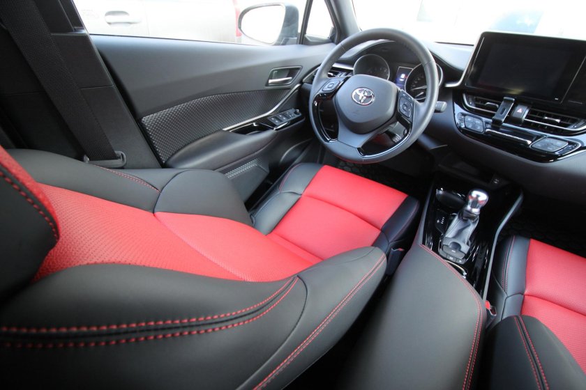 Toyota Chr салон