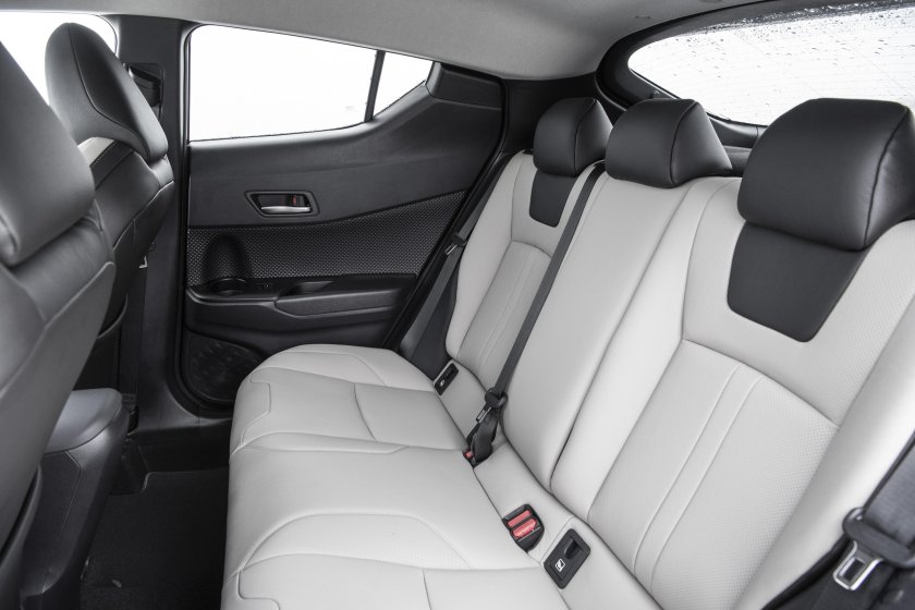 Toyota Chr салон