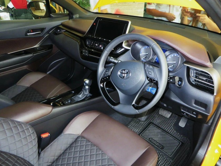 Toyota Chr салон