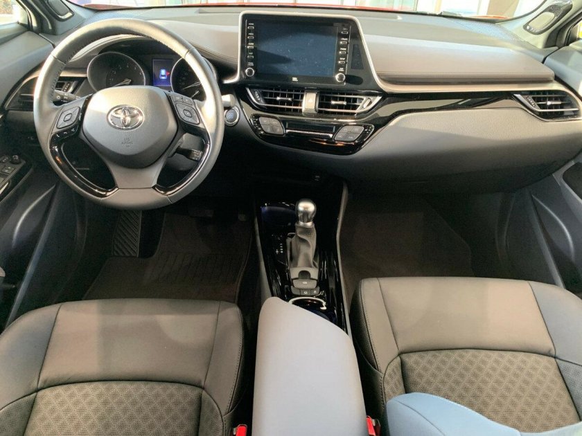 Toyota Chr 2018 салон