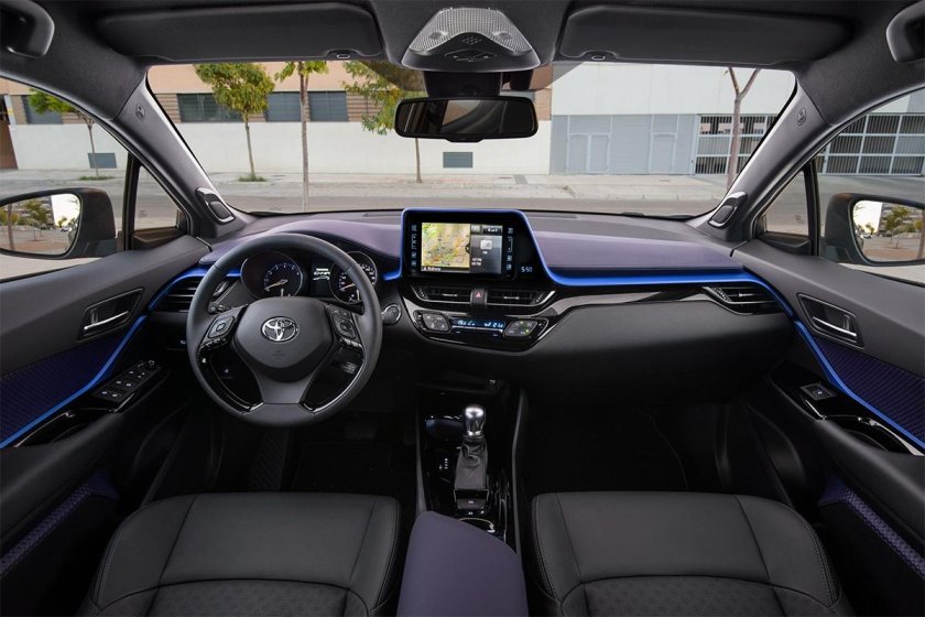 Тойота c-HR 2021 салон
