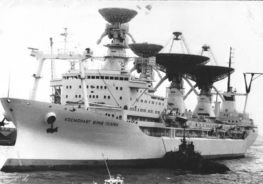 Космонавт Юрий Гагарин судно
