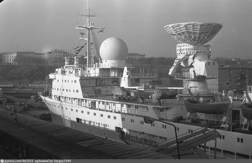 Научно исследовательское судно Юрий Гагарин