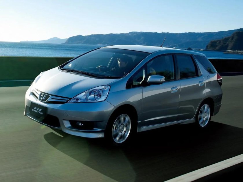 Honda fit shuttle