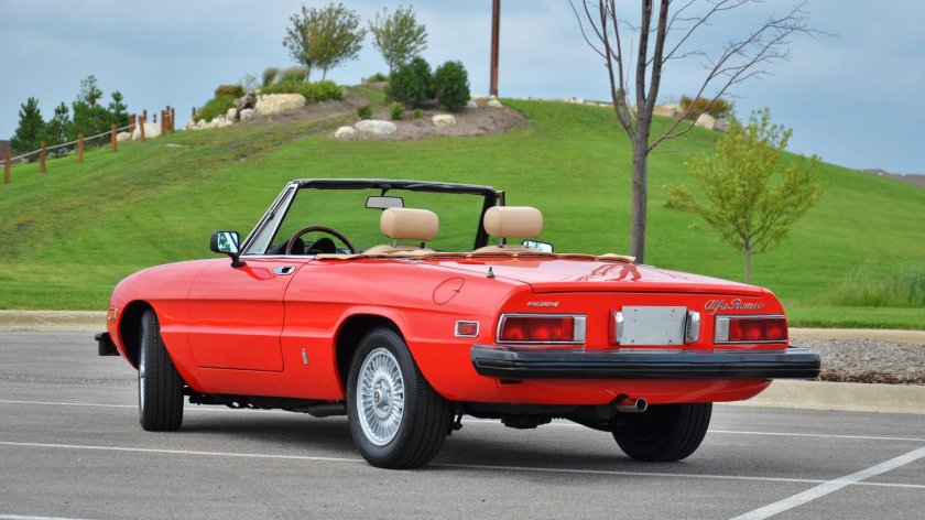 Alfa Romeo Spider 1983