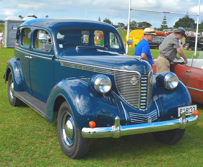 Dodge 1937 sedan