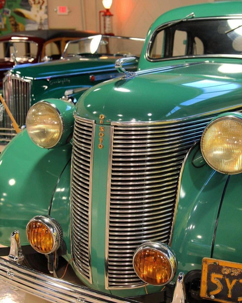 Крайслер ДЕСОТО