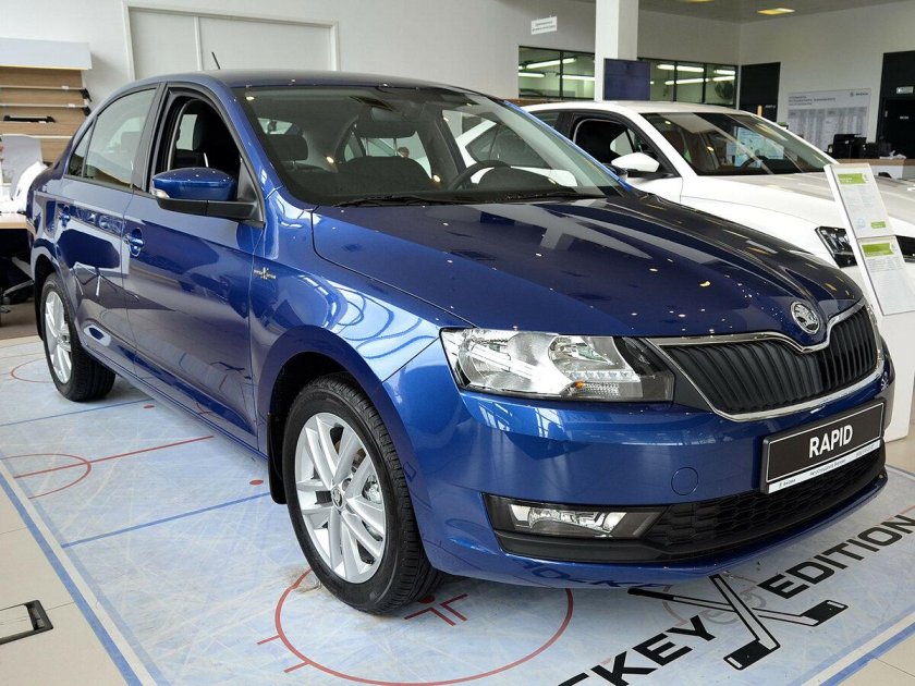 Шкода Рапид 2021 синяя