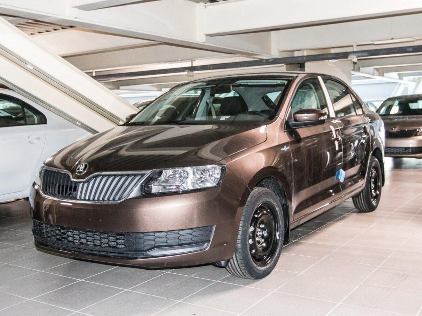 Шкода Рапид 2017 коричневый