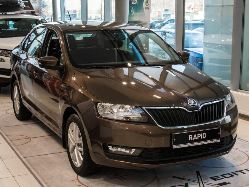 Коричневый Шкода Рапид 2018
