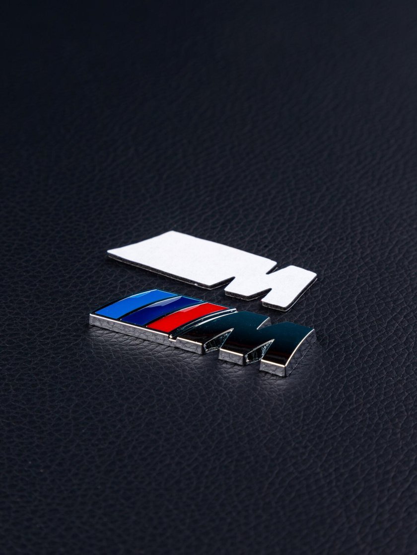 Эмблема на крыло m-performance для bmw