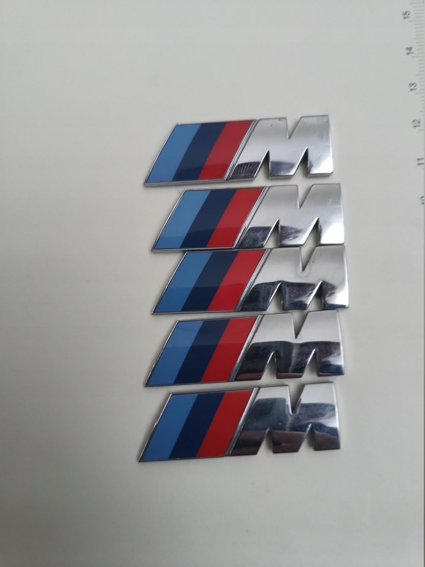 Эмблема м бмв на крыло