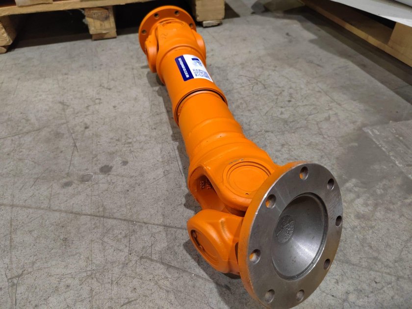 Вал карданный 420-22.11.000 с муфтой центафлекс