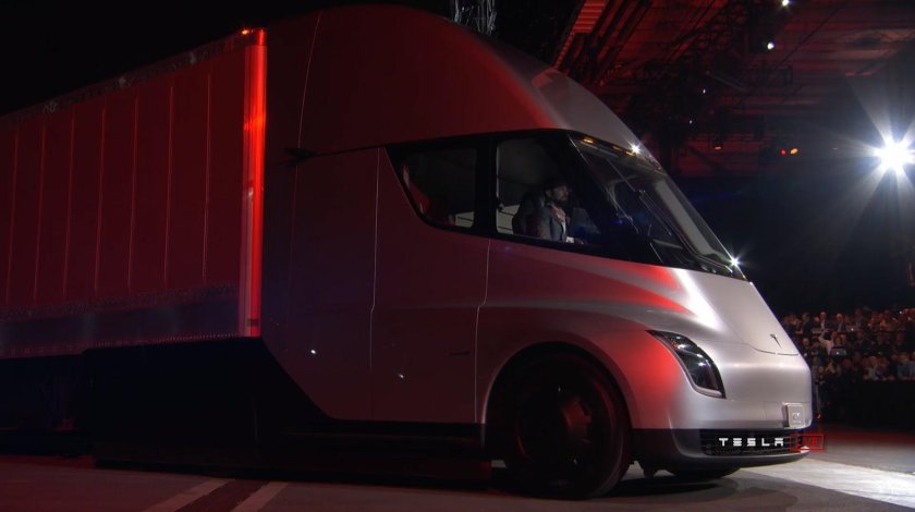 Электрогрузовик Тесла
