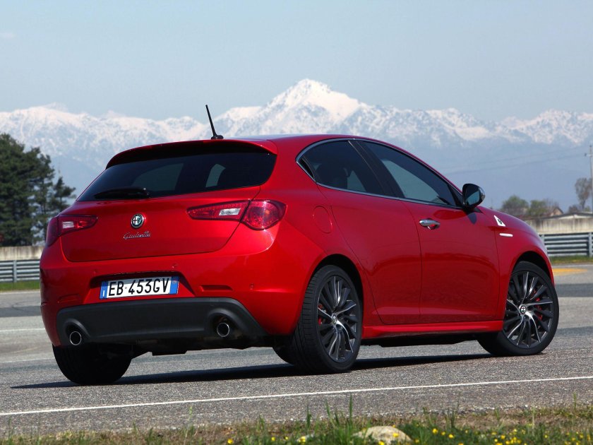 Alfa Romeo хэтчбек