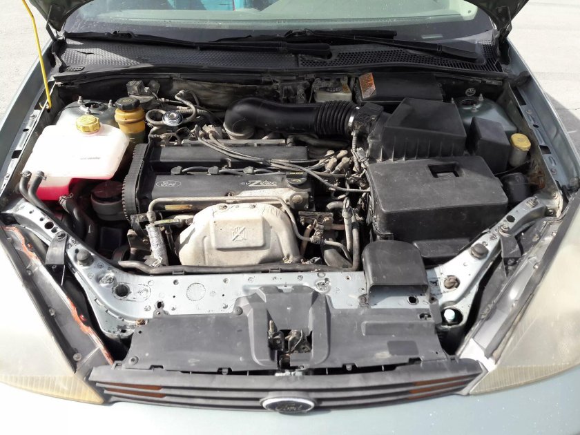 Ford Focus 1 подкапотка