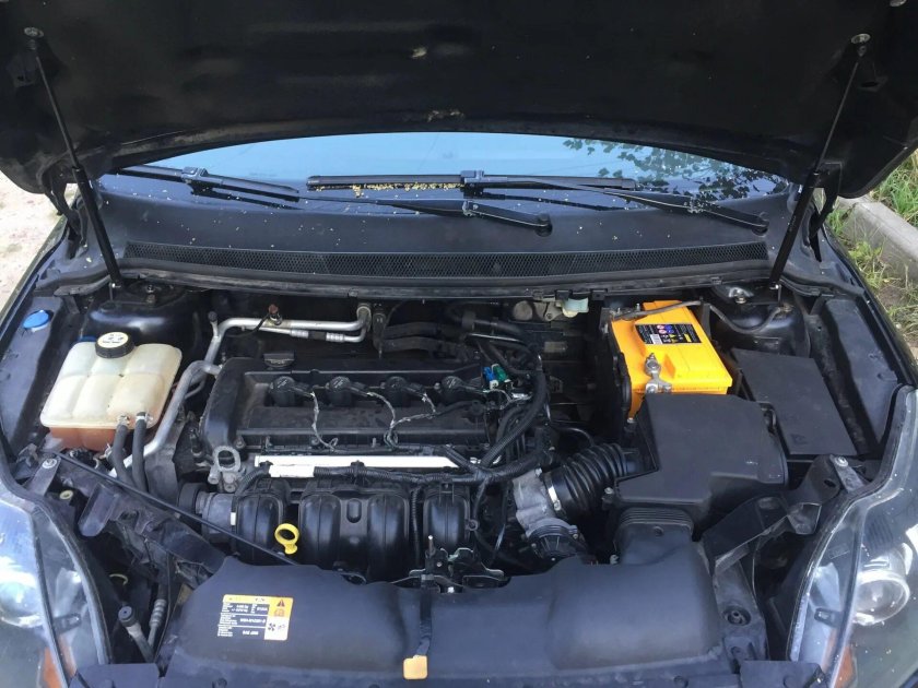 Форд фокус 2 открытый капот