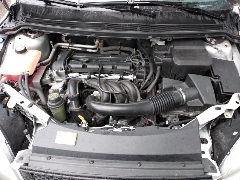 Подкапотное пространство Форд фокус 2