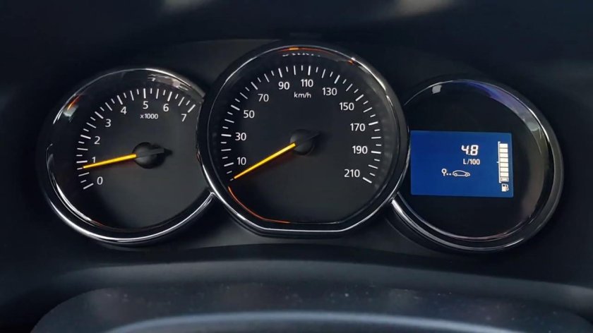 Renault Logan комбинация приборов