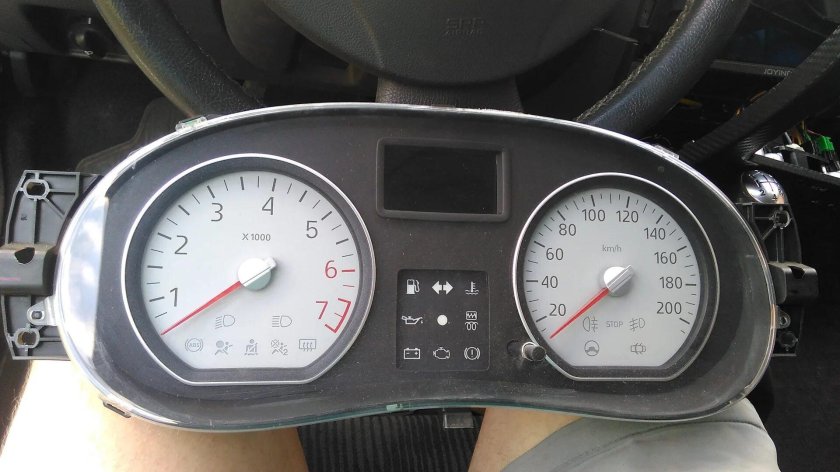 Приборная панель рено логан 1