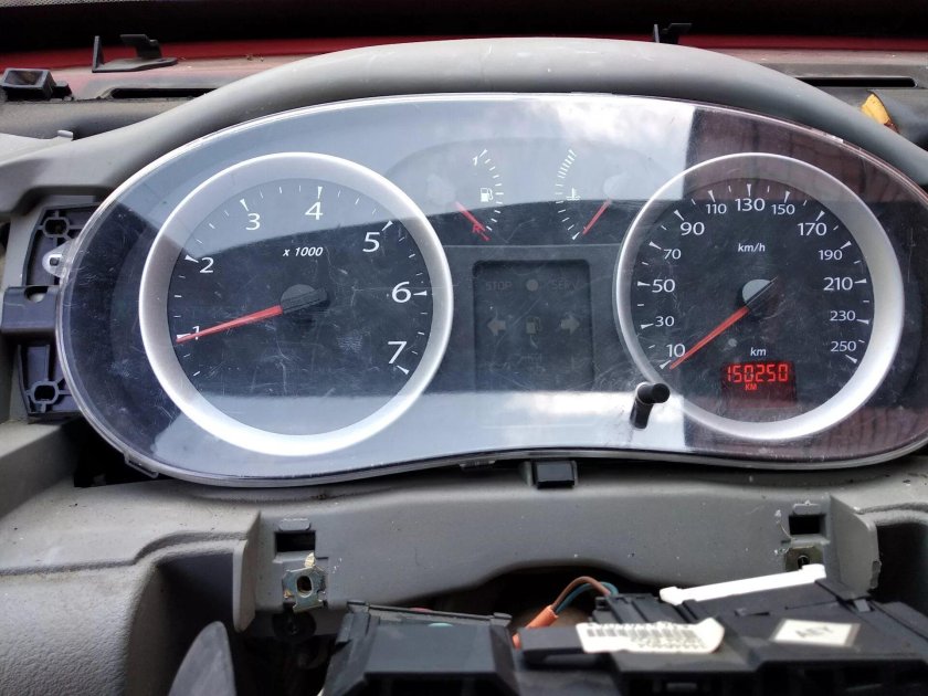 Renault symbol, 2008 приборная