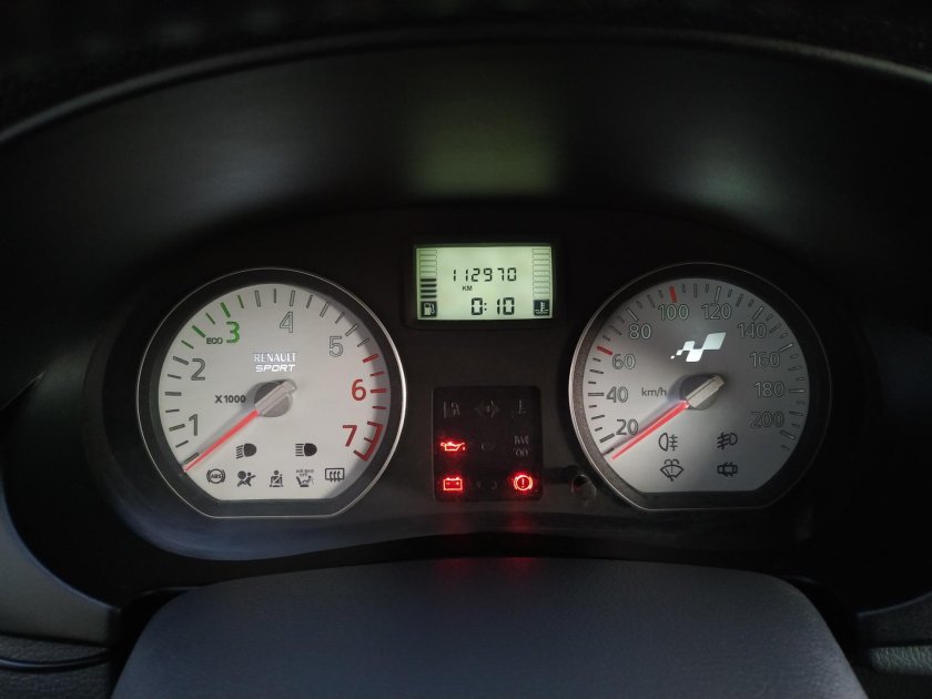 Рено Логан 2006 панель приборов