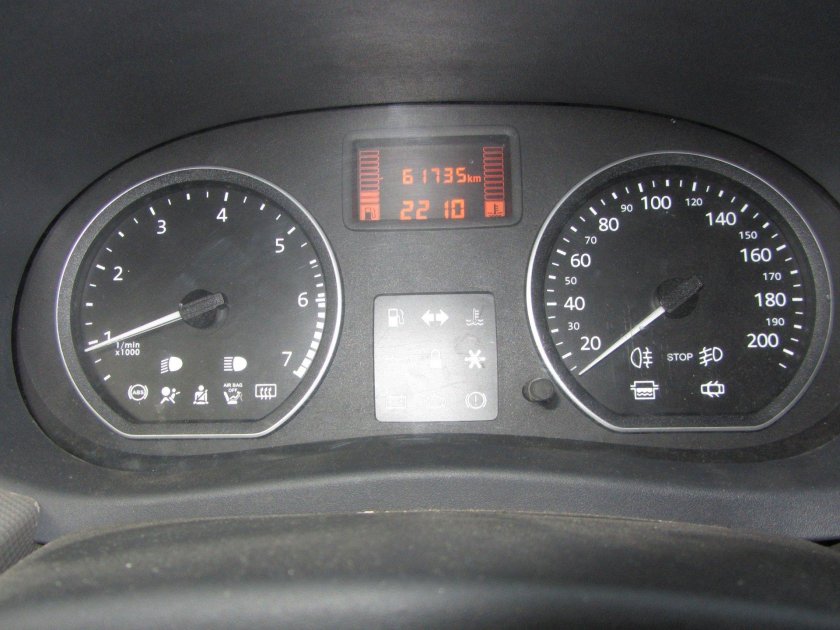 Щиток приборов Логан 1