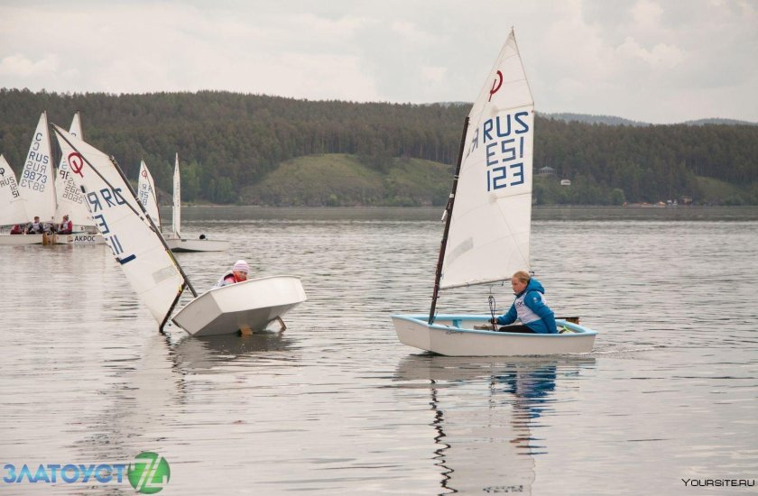 Швертбот 470