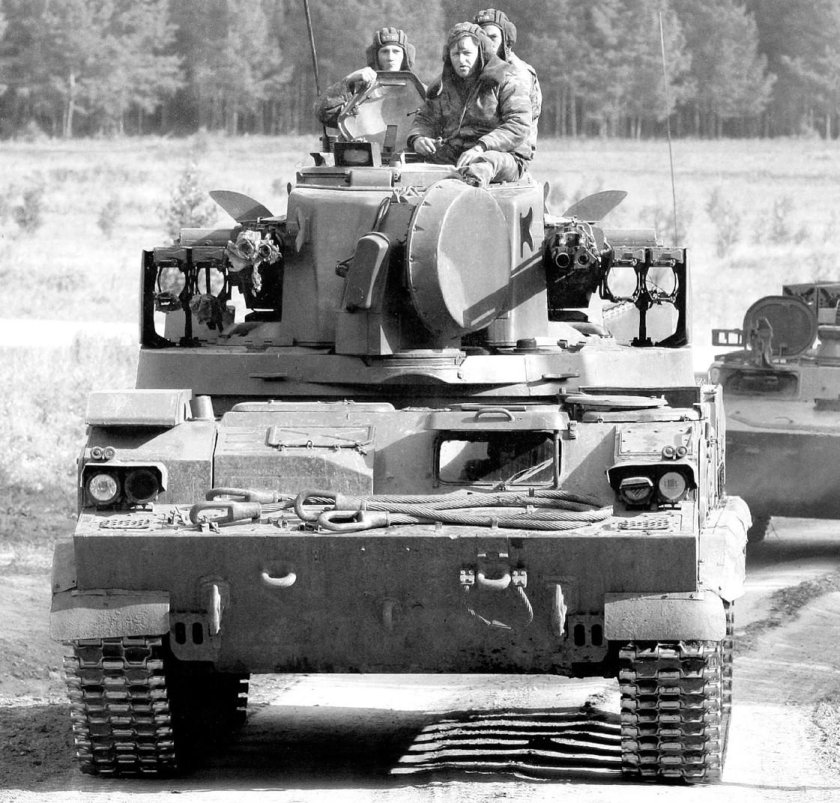 Тунгуска зенитный ракетно пушечный комплекс