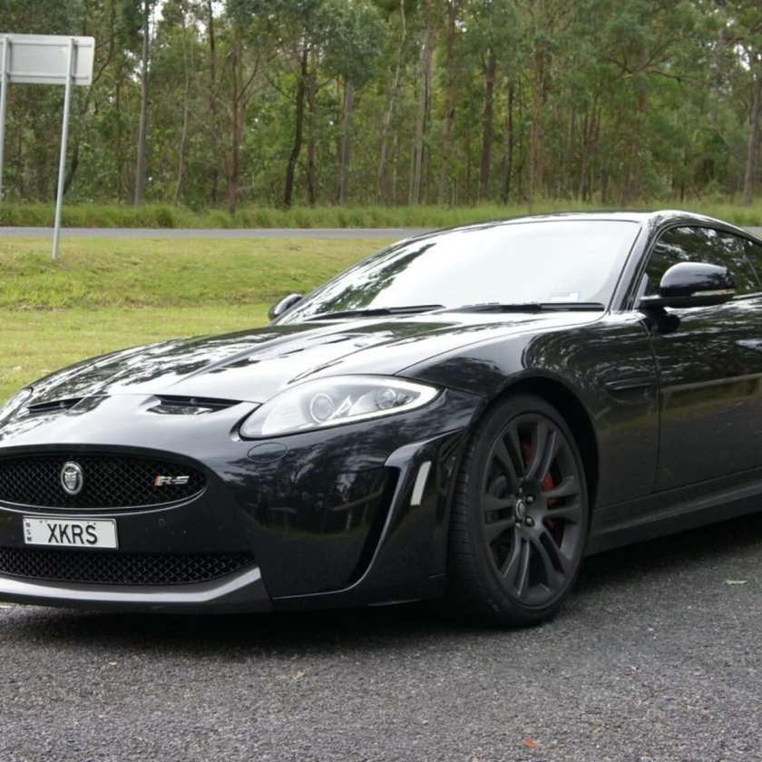 Ягуар со скоростью 1700 машина