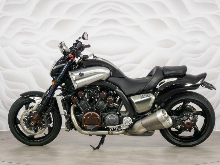 Yamaha v max 1200