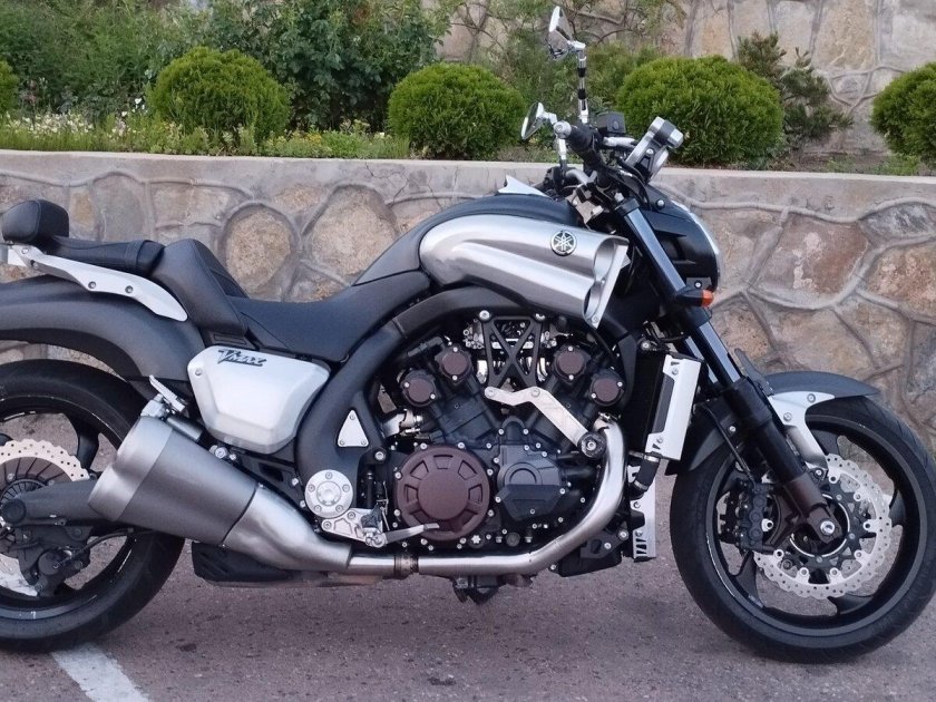 Ямаха вмакс 1700