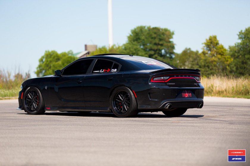 Додж Чарджер 2016 чёрный