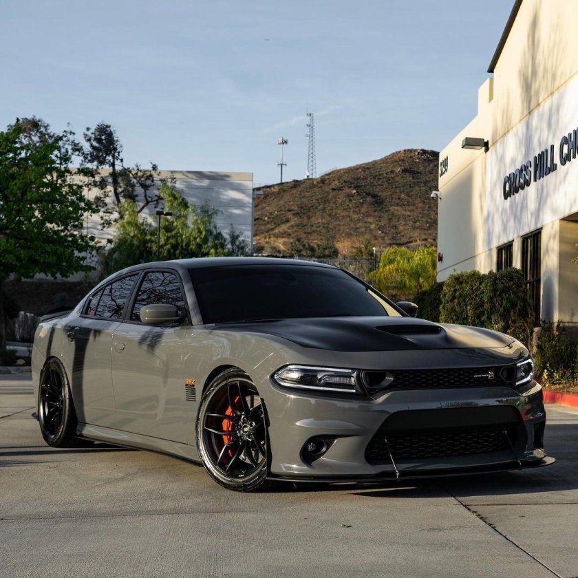 Dodge charger hellcat