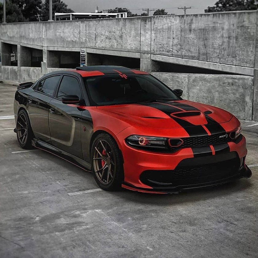 Додж Чарджер Хелкат