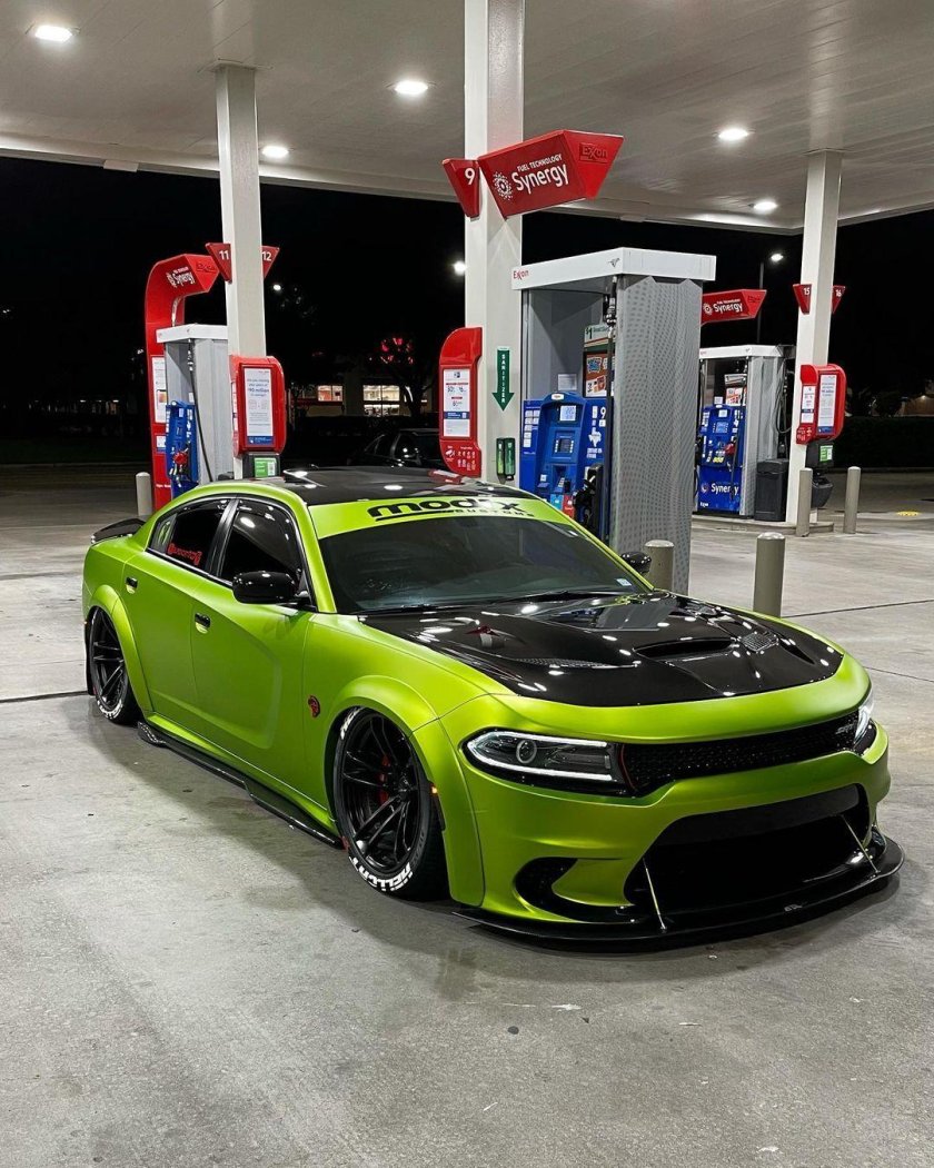 Dodge charger hellcat srt
