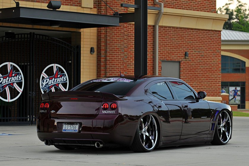 Додж Чарджер 2008