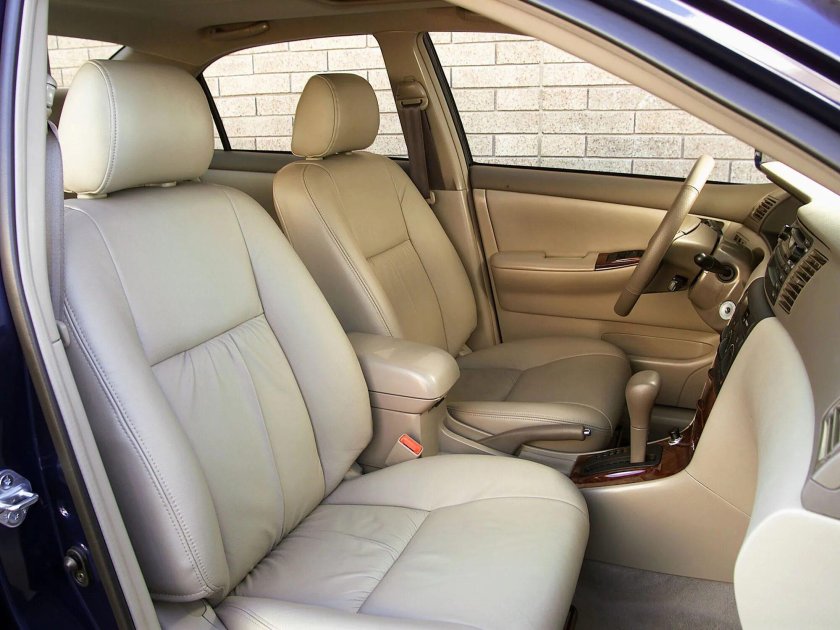 Тойота Королла 120 кузов бежевый салон