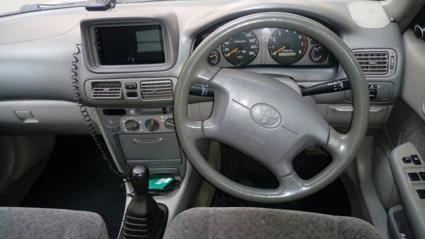 Toyota Sprinter 110 салон