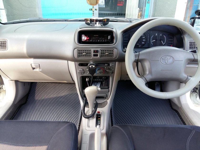 Toyota Corolla ae110 салон